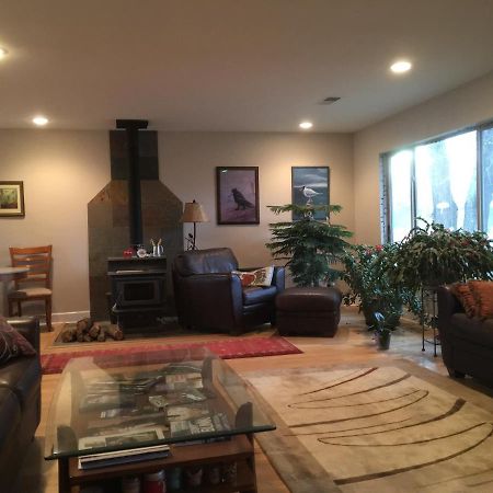Peaks Wildernest House Bed And Breakfast - Vaccinations Required Флагстаф Екстериор снимка