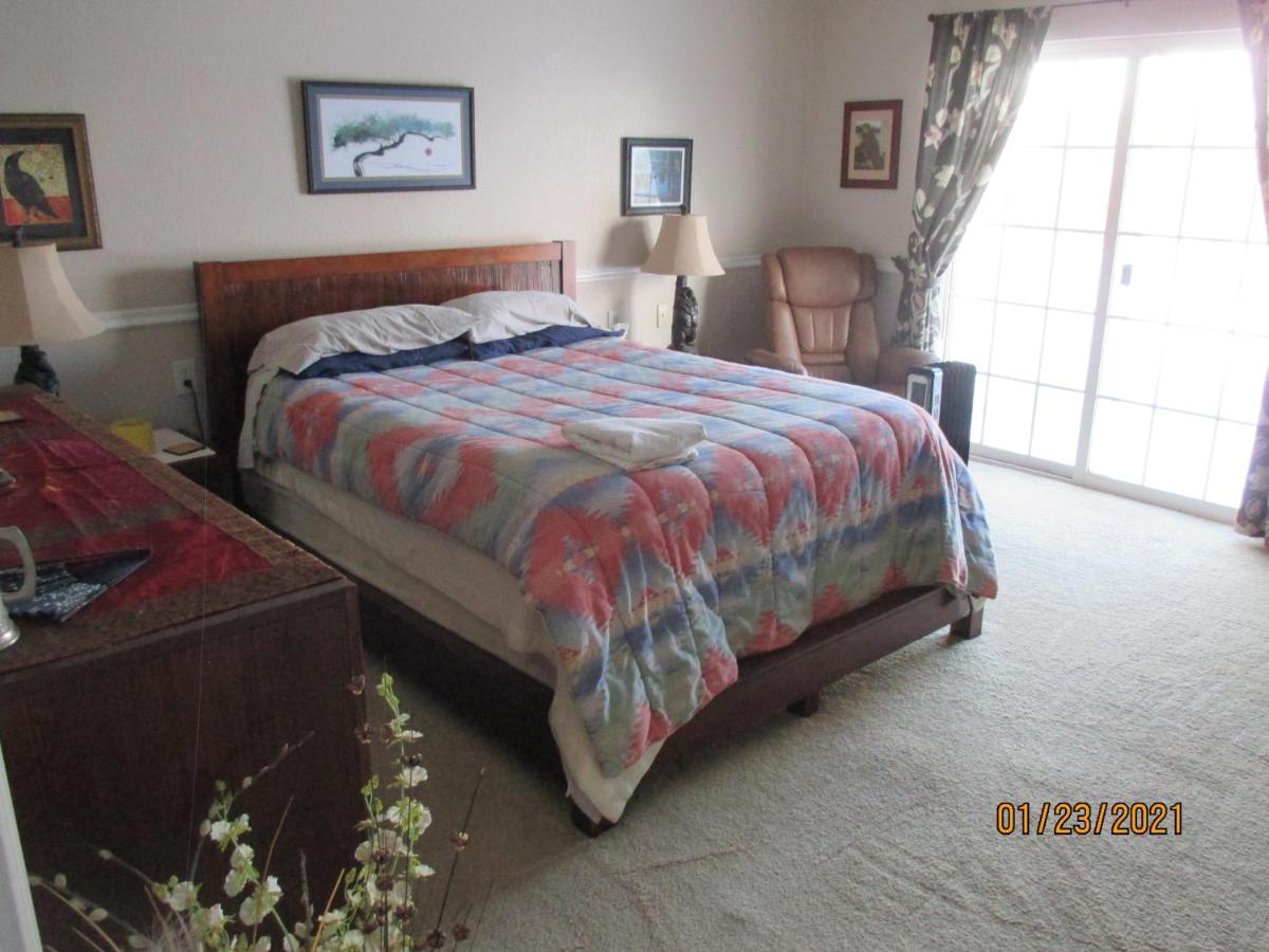 Peaks Wildernest House Bed And Breakfast - Vaccinations Required Флагстаф Екстериор снимка