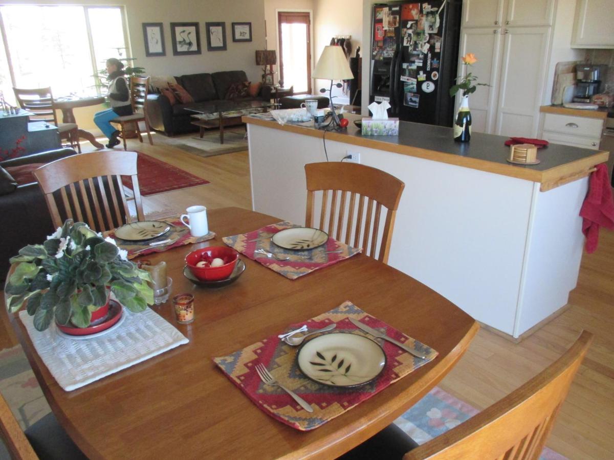 Peaks Wildernest House Bed And Breakfast - Vaccinations Required Флагстаф Екстериор снимка